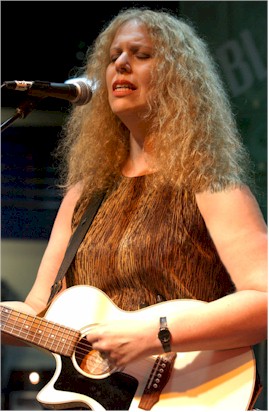 wpe18.jpg (24406 bytes)