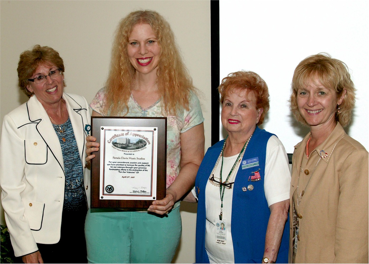 wpe12.jpg (21979 bytes)